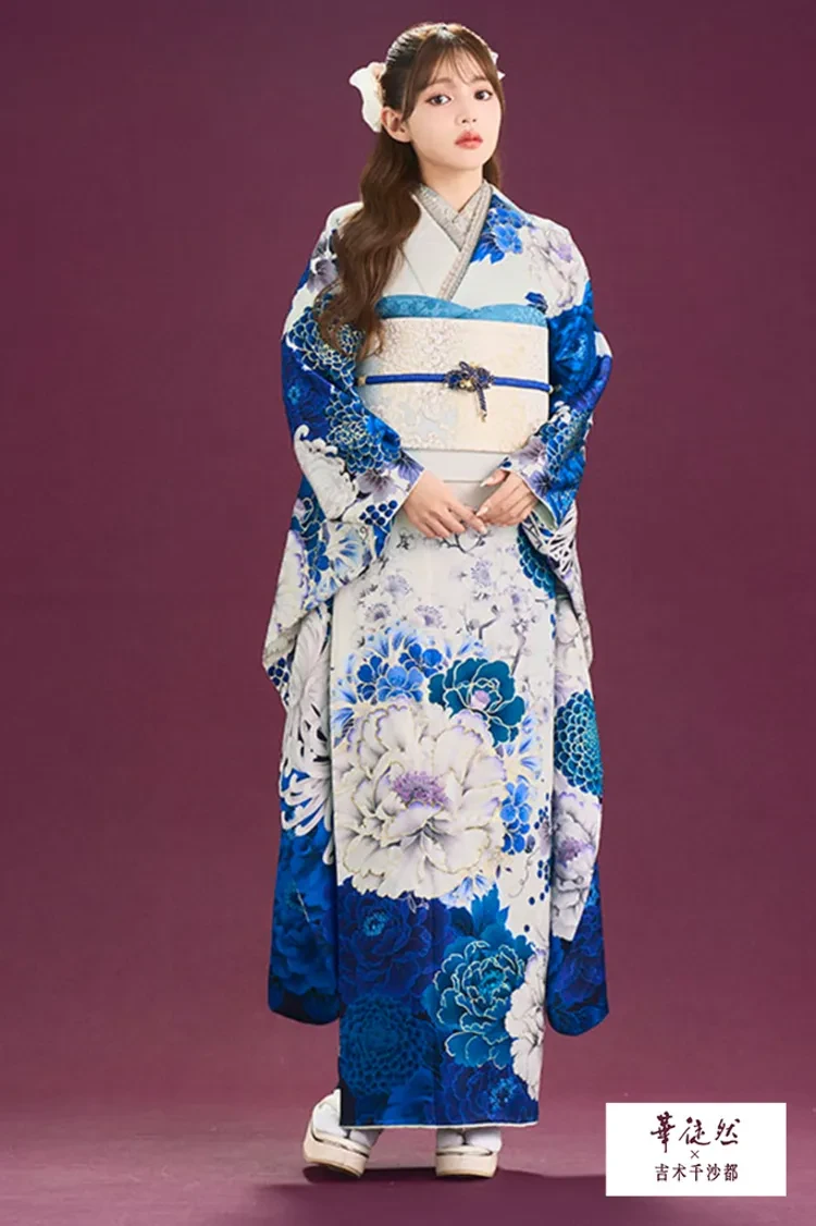 TAKAZENのレンタル振袖 華徒然×吉木千沙都ブランド振袖 白青 牡丹柄 きれいめ 大人っぽい古典振袖【通販可】K1356
