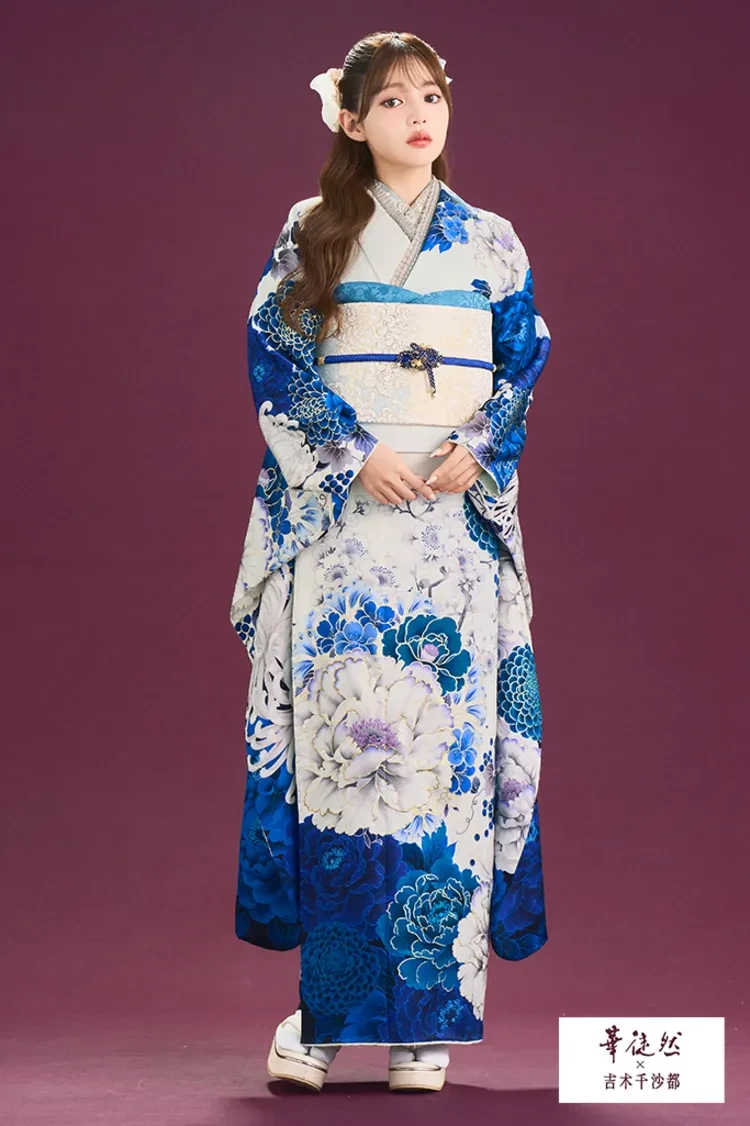 TAKAZENのレンタル振袖 華徒然×吉木千沙都ブランド振袖 白青 牡丹柄 きれいめ 大人っぽい古典振袖【通販可】K1356