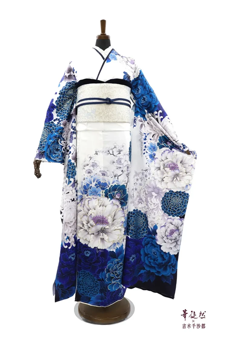 TAKAZENのレンタル振袖 華徒然×吉木千沙都ブランド振袖 白青 牡丹柄 きれいめ 大人っぽい古典振袖【通販可】K1356