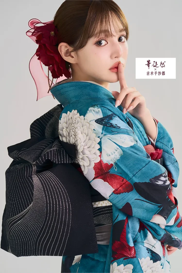 TAKAZENのレンタル振袖 華徒然×吉木千沙都ブランド振袖　ターコイズブルー　菊柄/蝶々柄　華やか　人と被らない振袖【通販可】K1359