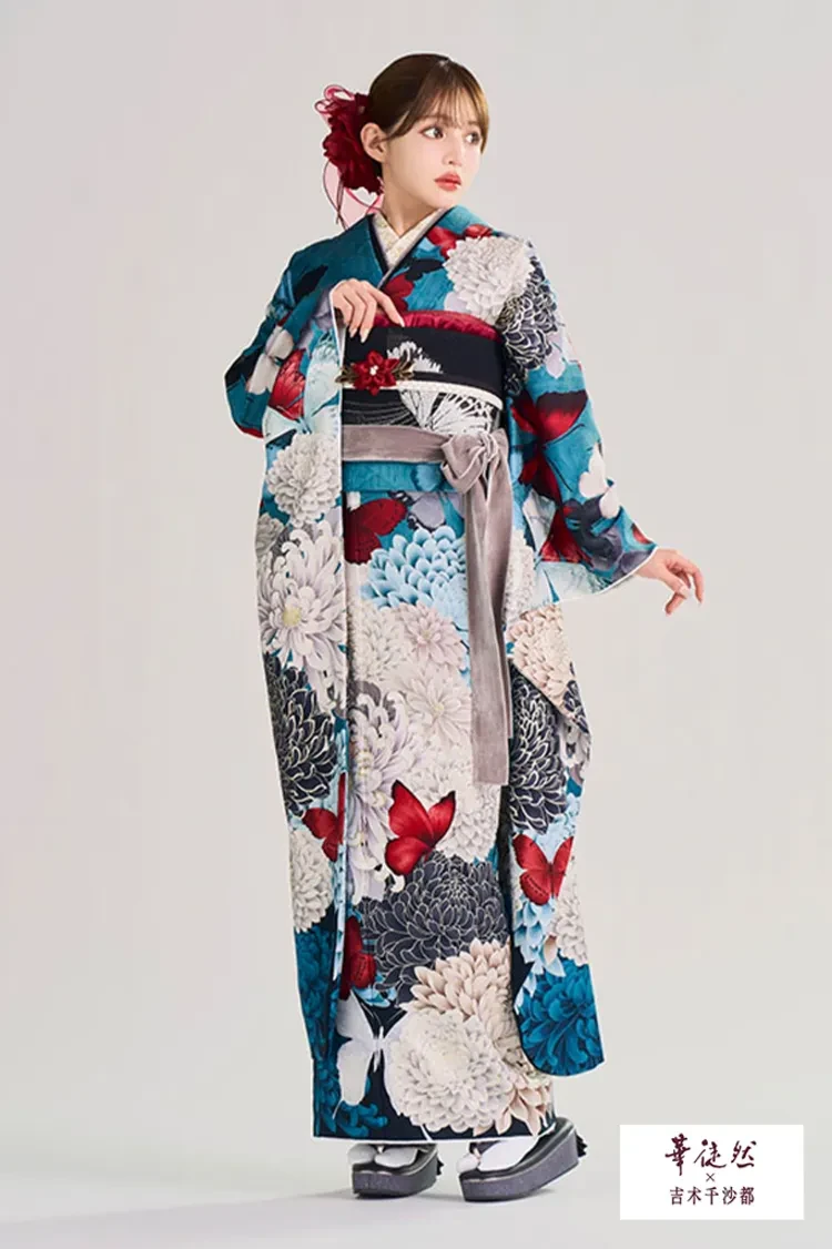 TAKAZENのレンタル振袖 華徒然×吉木千沙都ブランド振袖 ターコイズブルー 菊柄/蝶々柄 華やか 人と被らない振袖【通販可】K1359