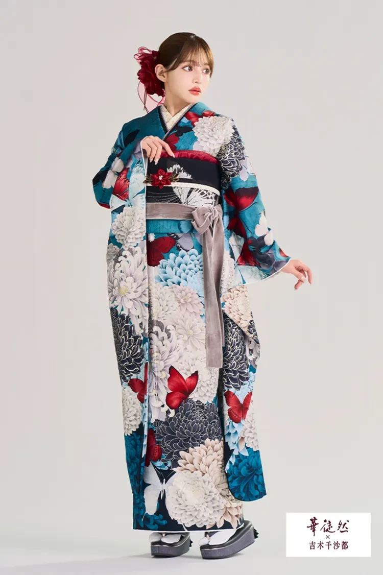 TAKAZENのレンタル振袖 華徒然×吉木千沙都ブランド振袖 ターコイズブルー 菊柄/蝶々柄 華やか 人と被らない振袖【通販可】K1359