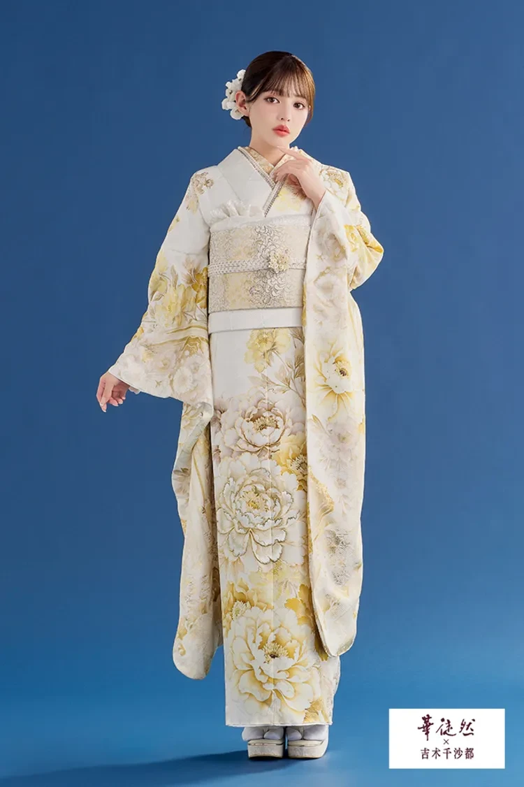TAKAZENのレンタル振袖 華徒然×吉木千沙都ブランド振袖 TAKAZENオリジナル配色の白金 牡丹柄 華やか きれいめ振袖【通販可】K1362