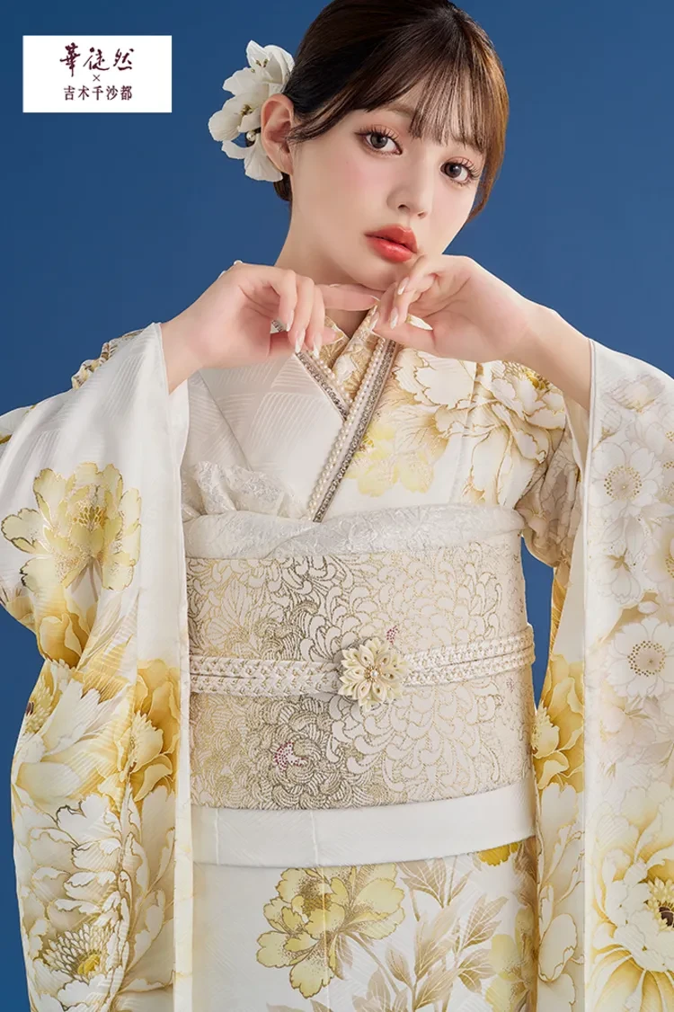 華徒然×吉木千沙都ブランド振袖 TAKAZENオリジナル配色の白金 牡丹柄