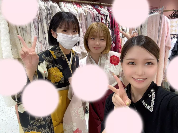 TAKAZEN姫路店のお友達同士でのご来店の2027年卒業式袴レンタルのお嬢様
