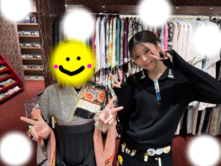 TAKAZEN東京表参道店Flagshpで小振袖はママ振でレザー袴を単品レンタルでご契約いただいたお客様の紹介。