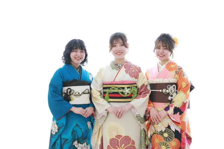 大人気のお友達ショット♡白い背景でイマドキに