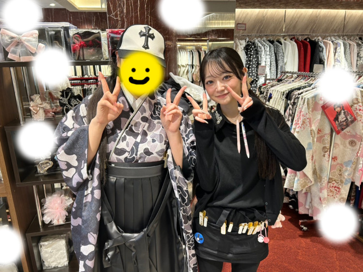 TAKAZEN東京表参道店Flagshipでエイプのかっこいいヴィンテージ系の袴をご契約いただいたお嬢さまのご紹介