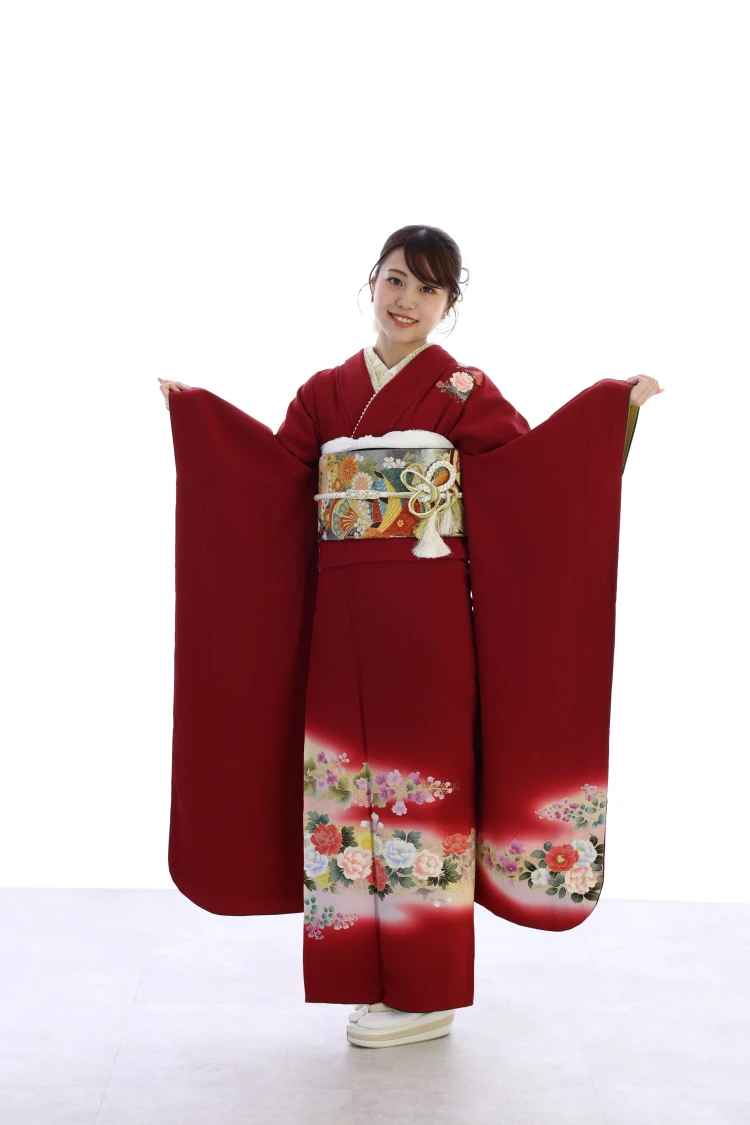 TAKAZEN東京表参道店Flagshipでママ振×TAKAZENの小物を使って前撮りをしていただいたお客様の紹介。