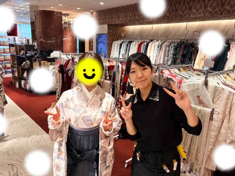 TAKAZEN東京表参道店Flagshipでくすみカラーの袴を2027年レンタルでご契約いただいたお客様のご紹介