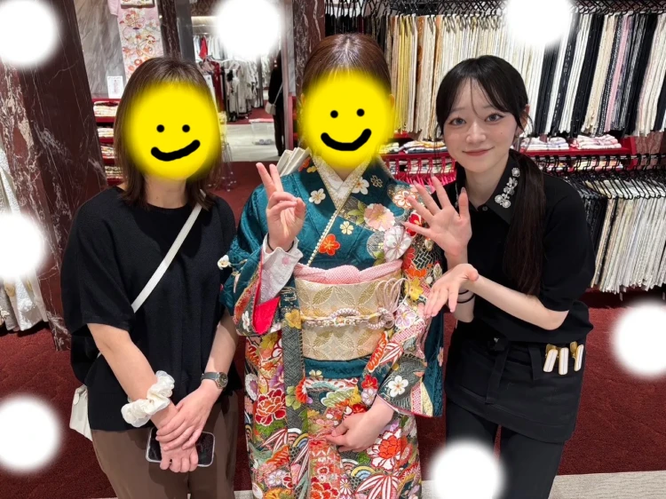 TAKAZEN東京表参道店Flagshipでレンタルできる古典柄の緑色のお振袖をご紹介