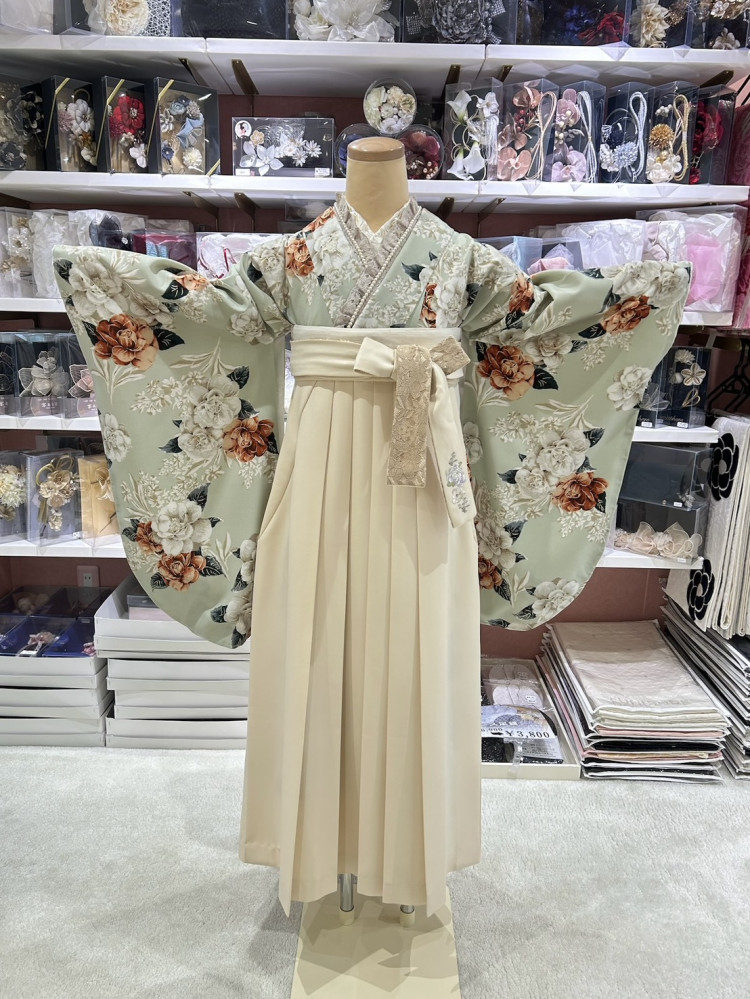 トレンドのミントグリーンのかわいい袴TAKAZEN姫路店