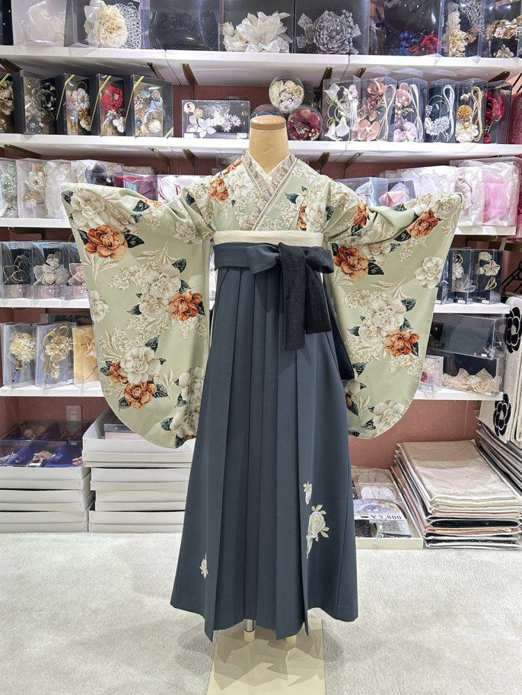 トレンドのミントグリーンのかわいい袴TAKAZEN姫路店