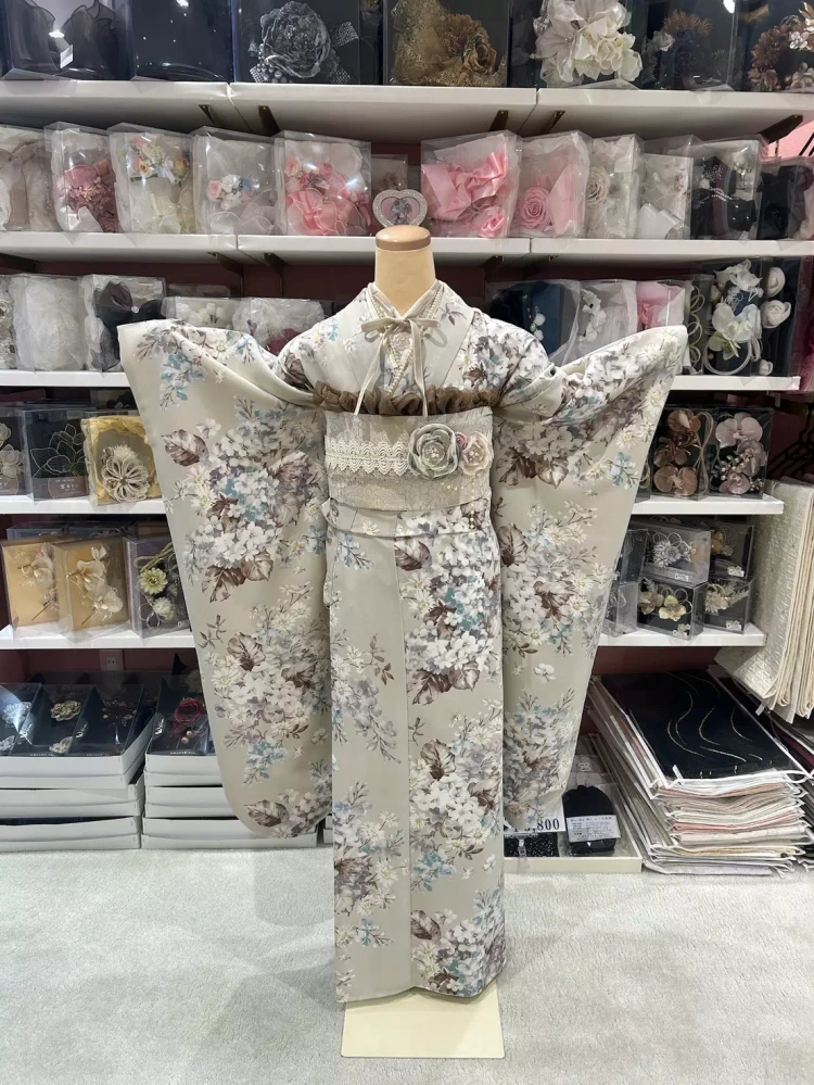 くすみカラーのボヘミアン振袖