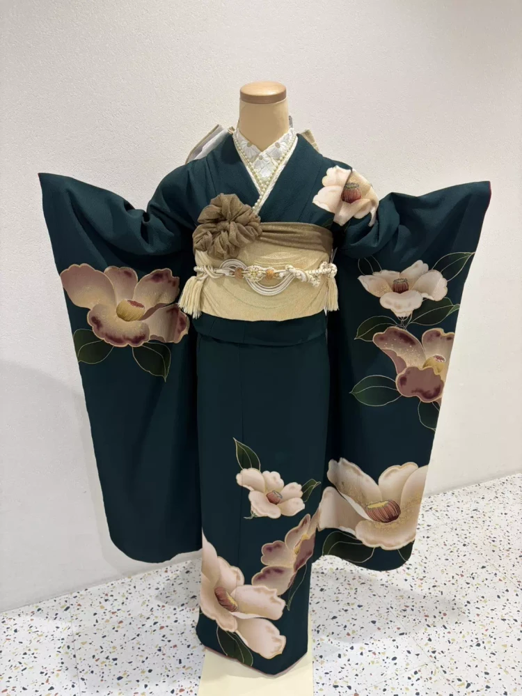 姫路で成人式お振袖をレンタルするならTAKAZEＮ姫路店。レトロ古典振袖