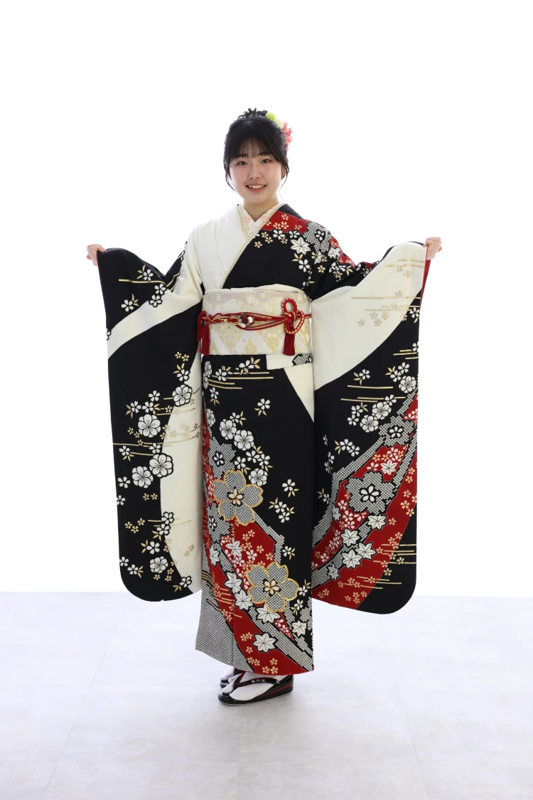 TAKAZEN東京表参道店Flagshipでママ振×TAKAZENの小物を使って前撮りをしていただいたお客様の紹介。