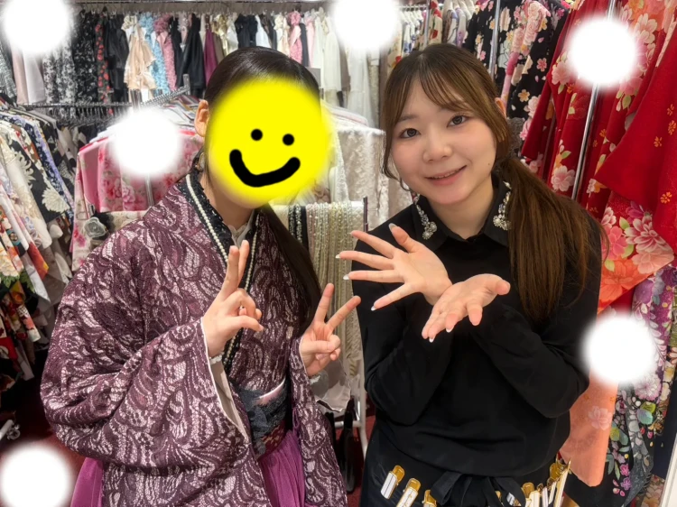 TAKAZEN東京表参道店Flagshipでレンタルできるえんじ色のレースのドレス袴をご契約いただいたお嬢さまのご紹介