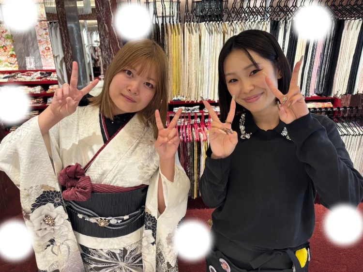 TAKAZEN東京表参道店Flagshipでモノトーンの大人可愛いお振袖をご契約井していただいたお嬢さまのご紹介