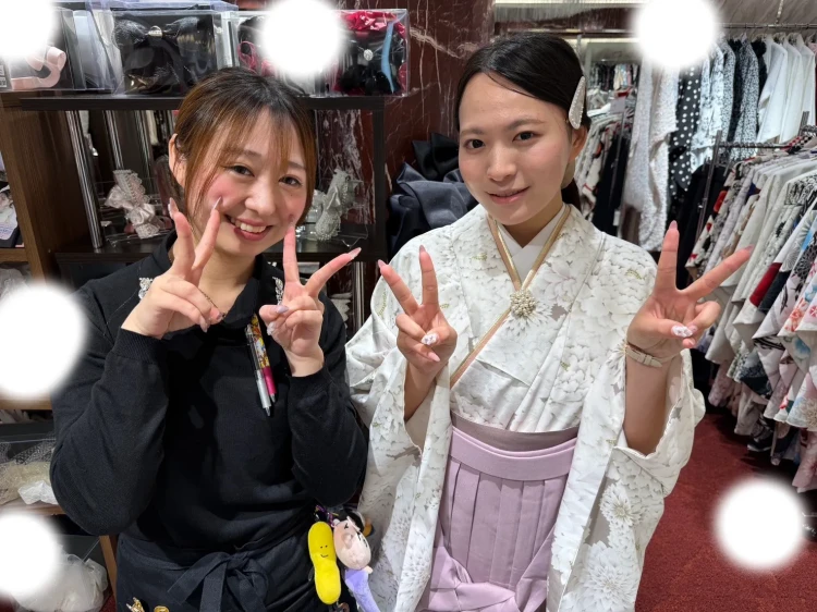 TAKAZEN東京表参道店Flagshipでレンタルできる桜色の袴をご契約いただいたお嬢さまのご紹介