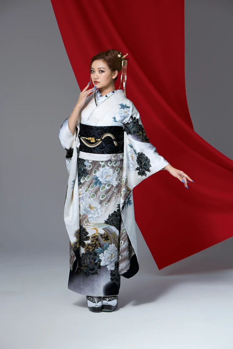 TAKAZENオリジナルのジャパンモードのお振袖