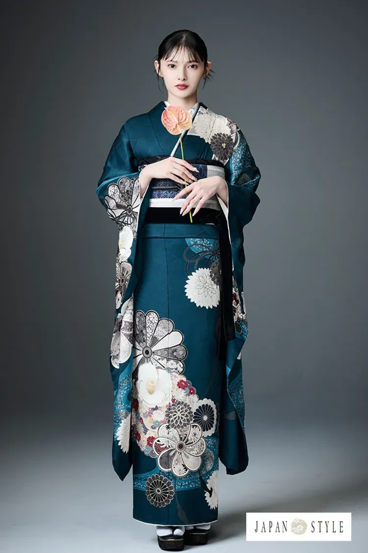 TAKAZENのレンタル振袖 JAPAN STYLE　ターコイズブルー　ねじり梅柄/椿柄　古典柄　大人っぽい落ち着いた振袖【通販可】K1368