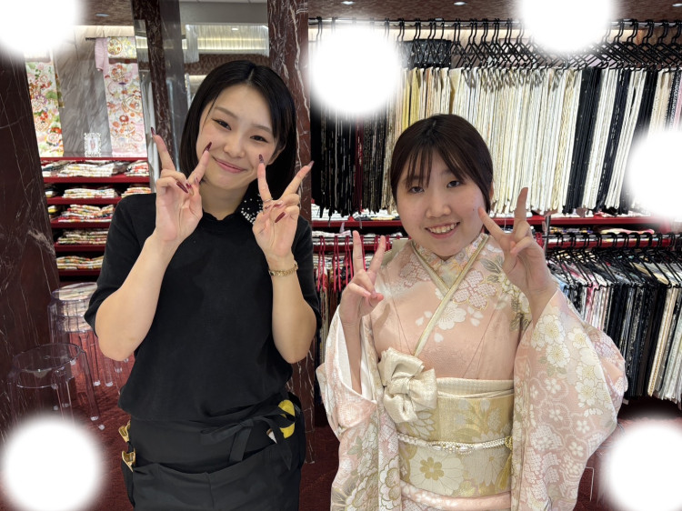 TAKAZEN東京表参道店Flagshipでピンク色プレミアム古典の振袖をレンタルでご契約いただいたお客様の紹介。