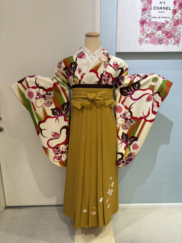 TAKAZEN堺店スタッフちーちゃんおすすめ安カワ袴コーデ