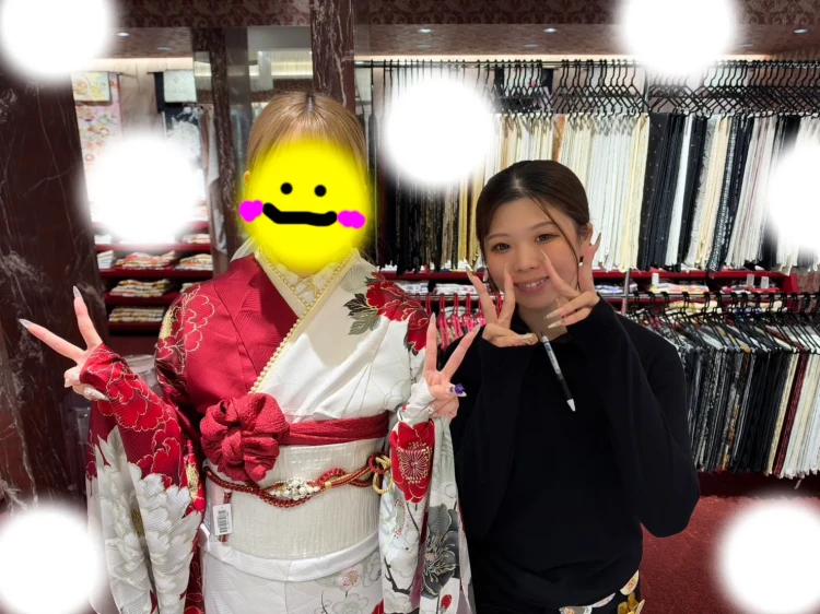TAKAZEN東京表参道店Flagshipで赤白のちいぽぽちゃんの振袖をレンタルでご契約いただいたお客様の紹介。