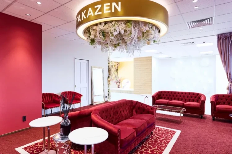 TAKAZEN東京表参道店Flagshipで前撮り撮影会の様子