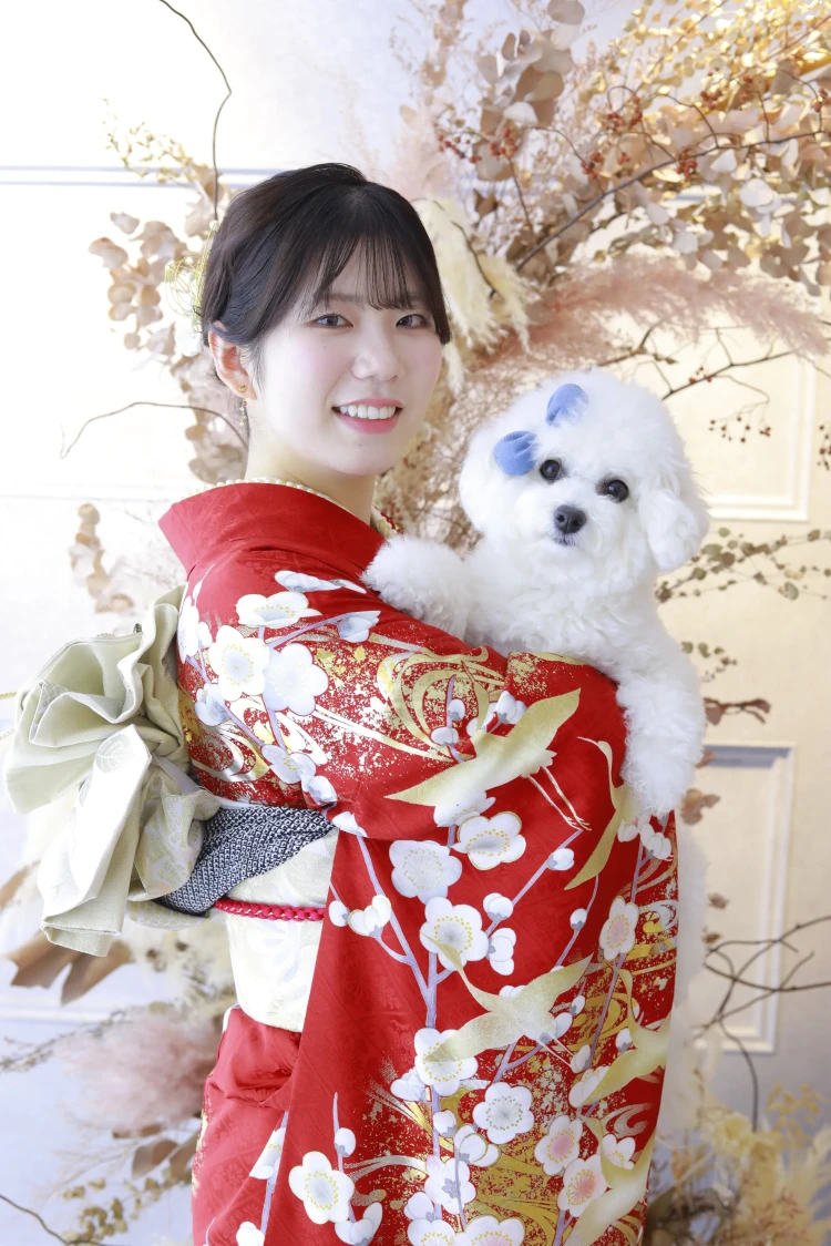 犬を抱っこして撮影できる思い出の一枚のお写真