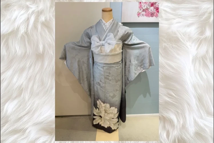 TAKAZEN堺店スタッフおすすめくすみカラー振袖の全身コーディネート紹介