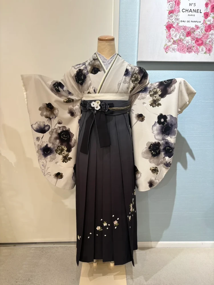 TAKAZEN堺店スタッフちーちゃんおすすめくすみカラー袴