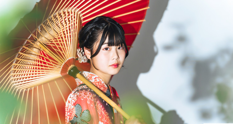 振袖を着用した女性