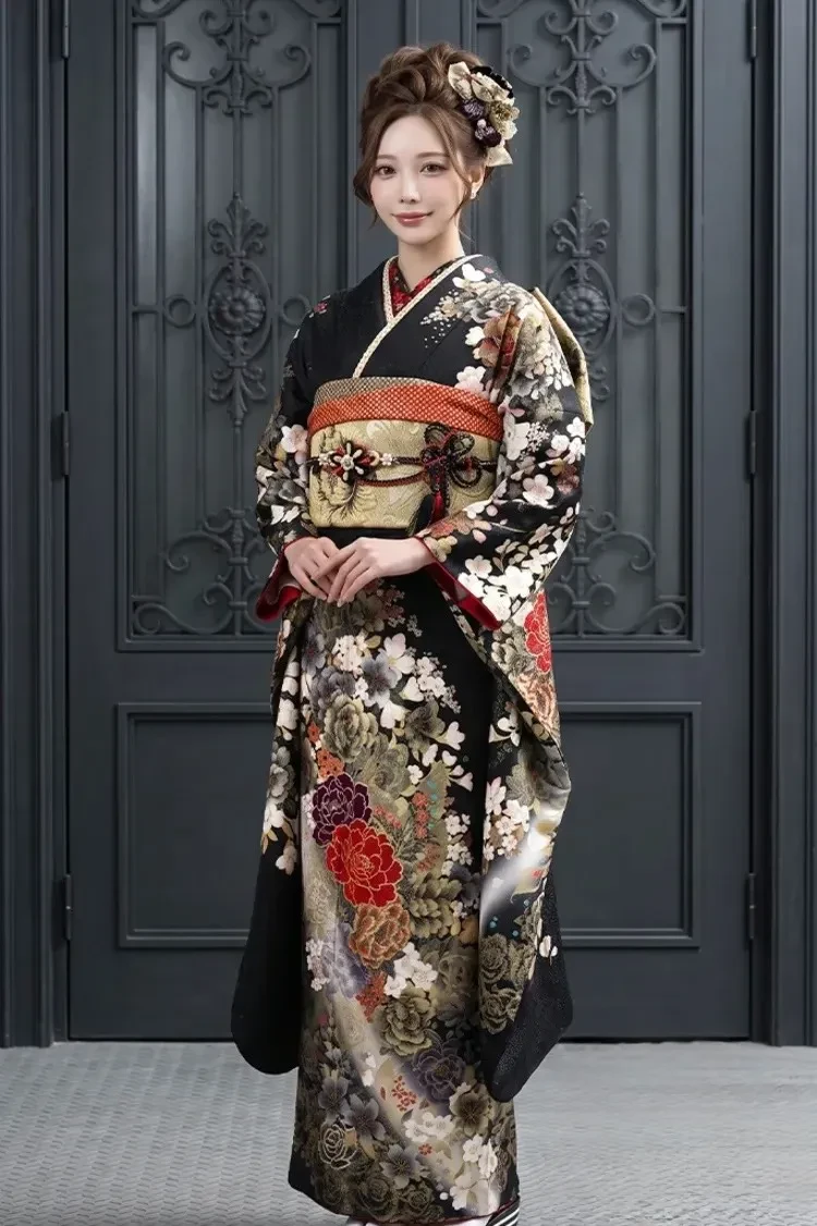 桂由美ブランド振袖でカッコよく着こなせる黒色振袖