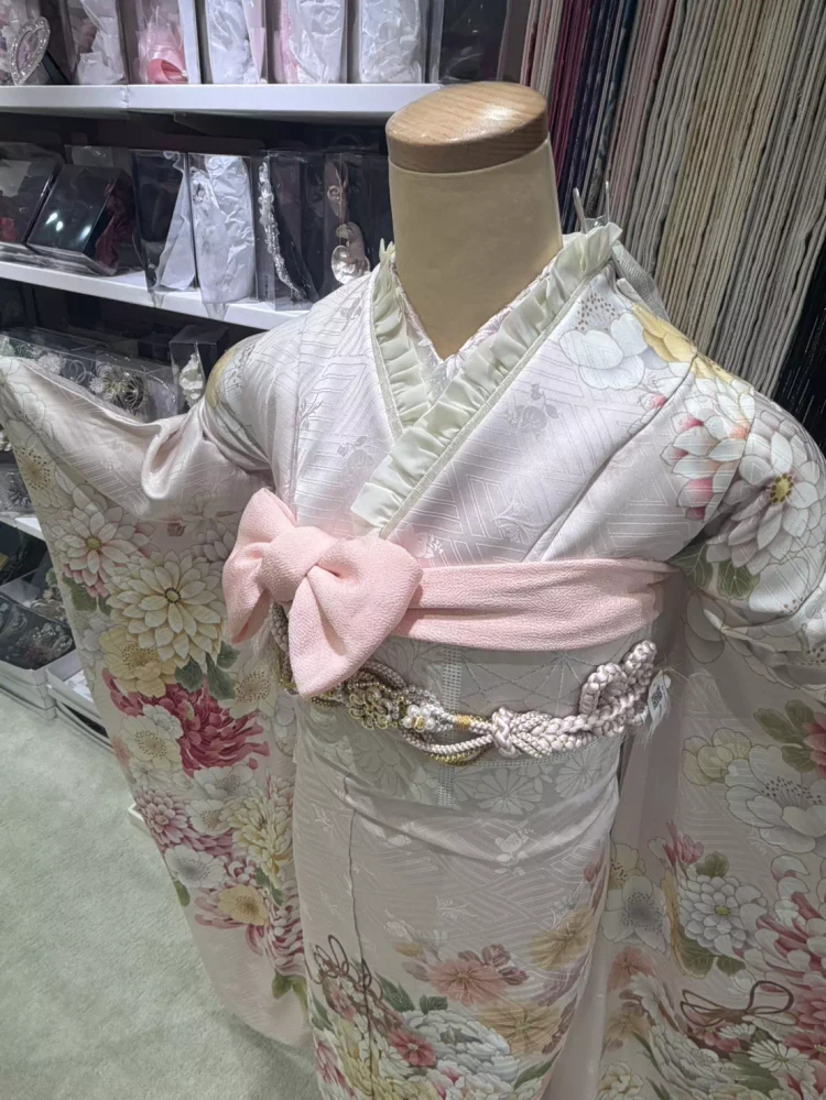 TAKAZEN姫路店のくすみガーリーお振袖