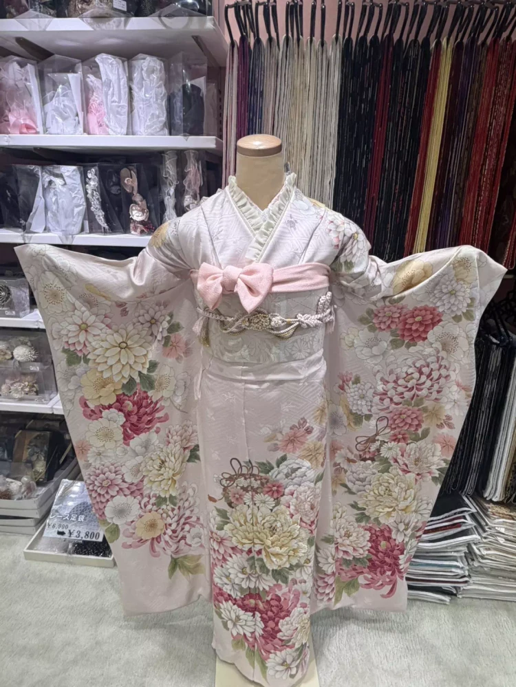 TAKAZEN姫路店のくすみガーリーお振袖