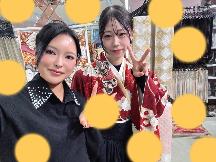 TAKAZEN神戸旧居留地店赤古典の小振袖にドレス袴のコーデの姫ちゃん