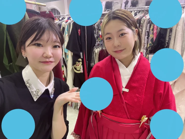 2027年卒業式被りにくいお洒落でかっこいい上下赤色の袴コーデの姫ちゃんご紹介🤍