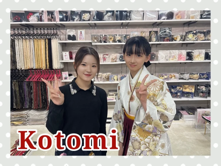 TAKAZEN奈良店でくすみ古典の卒業袴をご契約されたお客様の写真