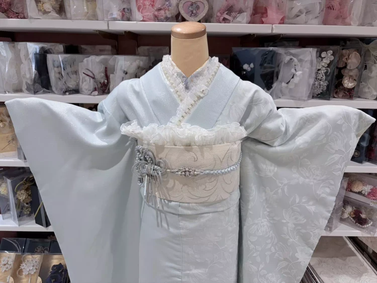 淡い水色が可愛い シンプル＆上品な振袖コーディネート