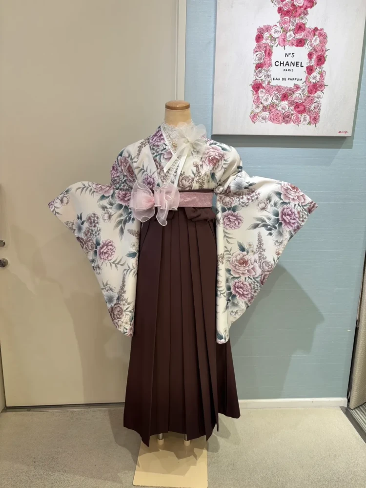 TAKAZEN堺店スタッフちーちゃんおすすめくすみ袴コーデ