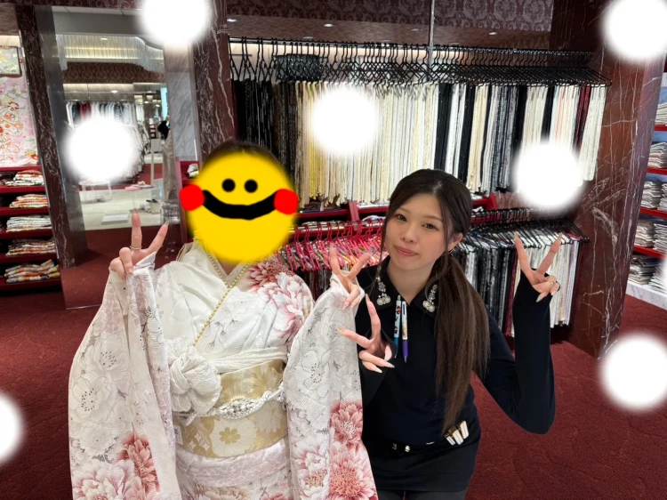 TAKAZEN東京表参道店Flagshipでくすみピンクの古典のお振袖をご契約いただいたお嬢さまのご紹介。