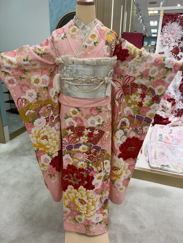正統派古典ピンク色ではんなりと可愛らしく着こなせるお振袖んもコーデ
