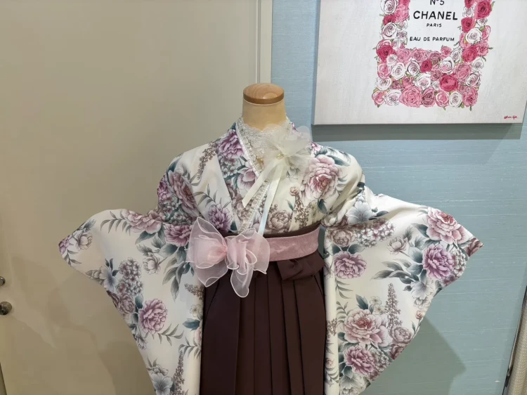 TAKAZEN堺店スタッフちーちゃんおすすめくすみ袴コーデ