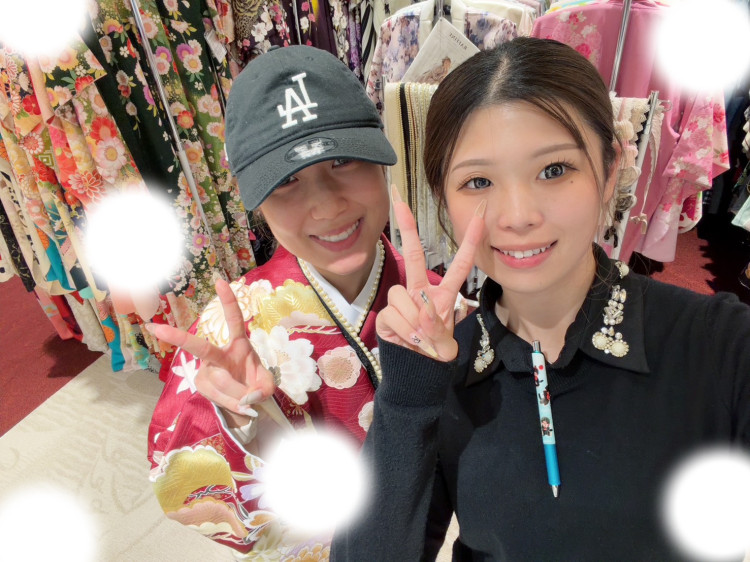 🌟赤色イマドキの古典柄袴の姫ちゃんのご紹介⭐