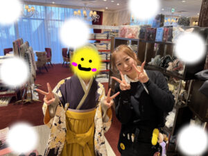 TAKAZEN東京表参道店Flagshipで深い紫色の渋くてカワイイ袴をご契約いただいたお嬢さまのご紹介。